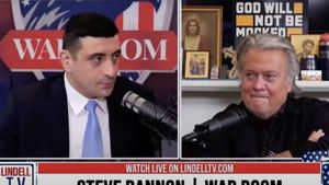 VIDEO Simion, declarații halucinante într-un interviu cu Steve Bannon: „Se vrea eliminarea mea chiar prin asasinare”, „îl reinstaurez pe Georgescu când ajung președinte”, „dacă administrația Trump nu se implică și lasă ambasadorul să facă ce vrea alegerile vor fi fraudate în România”