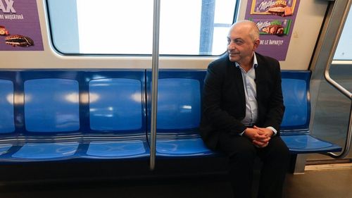 Cîrstoiu: Poza aia din metrou e nefericită / La începutul campaniei mi s-a recomandat să nu merg cu mașina mea. Am refuzat
