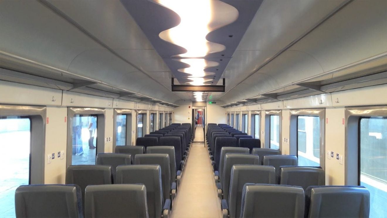 CFR Călători intră în era digitală, dar doar pe jumătate. Compania lansează aplicaţia mobilă pentru bilete online, însă legitimațiile se pot cumpăra tot cu minim 6 ore înainte