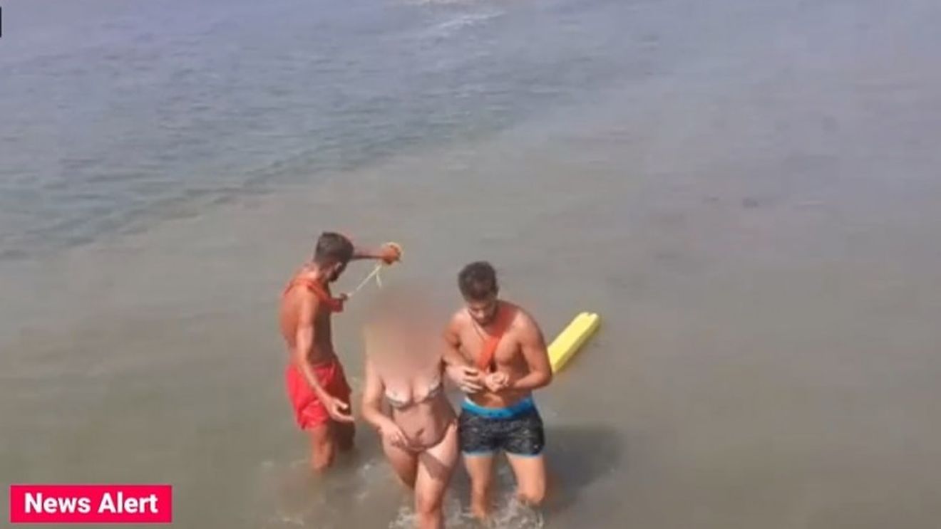 Ce le-a spus o turistă salvamarilor, după ce s-a aventurat în mare fiind pe punctul să se înece, neținând seama că era arborat steagul roșu