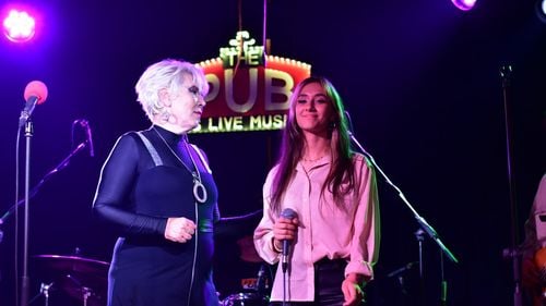 Daniel Iordăchioaie, Silvia Dumitrescu, Mihai Trăistariu vor cânta la Retro Nostalgia, timp de cinci zile, la Predeal