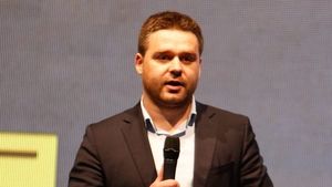 Ciprian Ciucu, consilier general PNL, anunță că va susține măsurile anunțate de Firea privind taxarea intrării în București cu autoturisme înmatriculate în alte județe