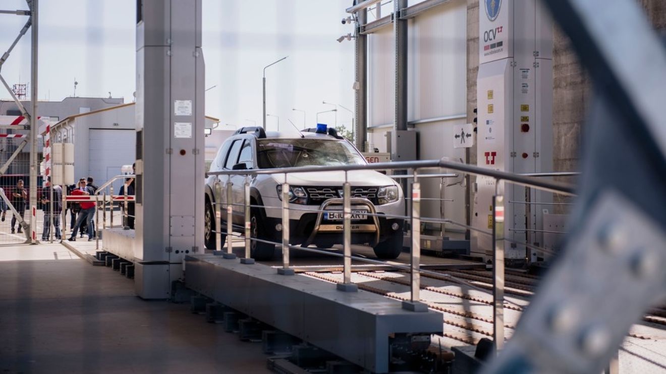 Primul scaner cu raze X pentru verificarea transporturilor, inaugurat la Biroul Vamal Galaţi-Giurgiuleşti / 9 aparate, operaţionalizate în 2024, 26 urmând a fi în total / Boloş: În special, ne concentrăm pe consolidarea luptei împotriva contrabandei