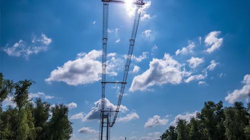 VIDEO Avansează lucrările la podul suspendat peste Dunăre de la Brăila, al treilea ca mărime din Europa / Este deja gata pe jumătate