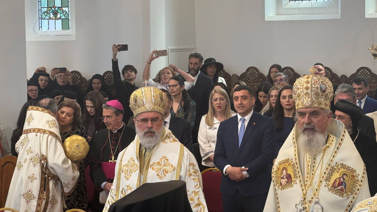 Teodor Baconschi, despre vizita lui Simion în Marea Britanie: ”S-a așezat cu nesimțire în față” / La întâlnirea cu românii de aici ar fi ieșit printr-o ușă din spate și a plecat rapid cu o mașină