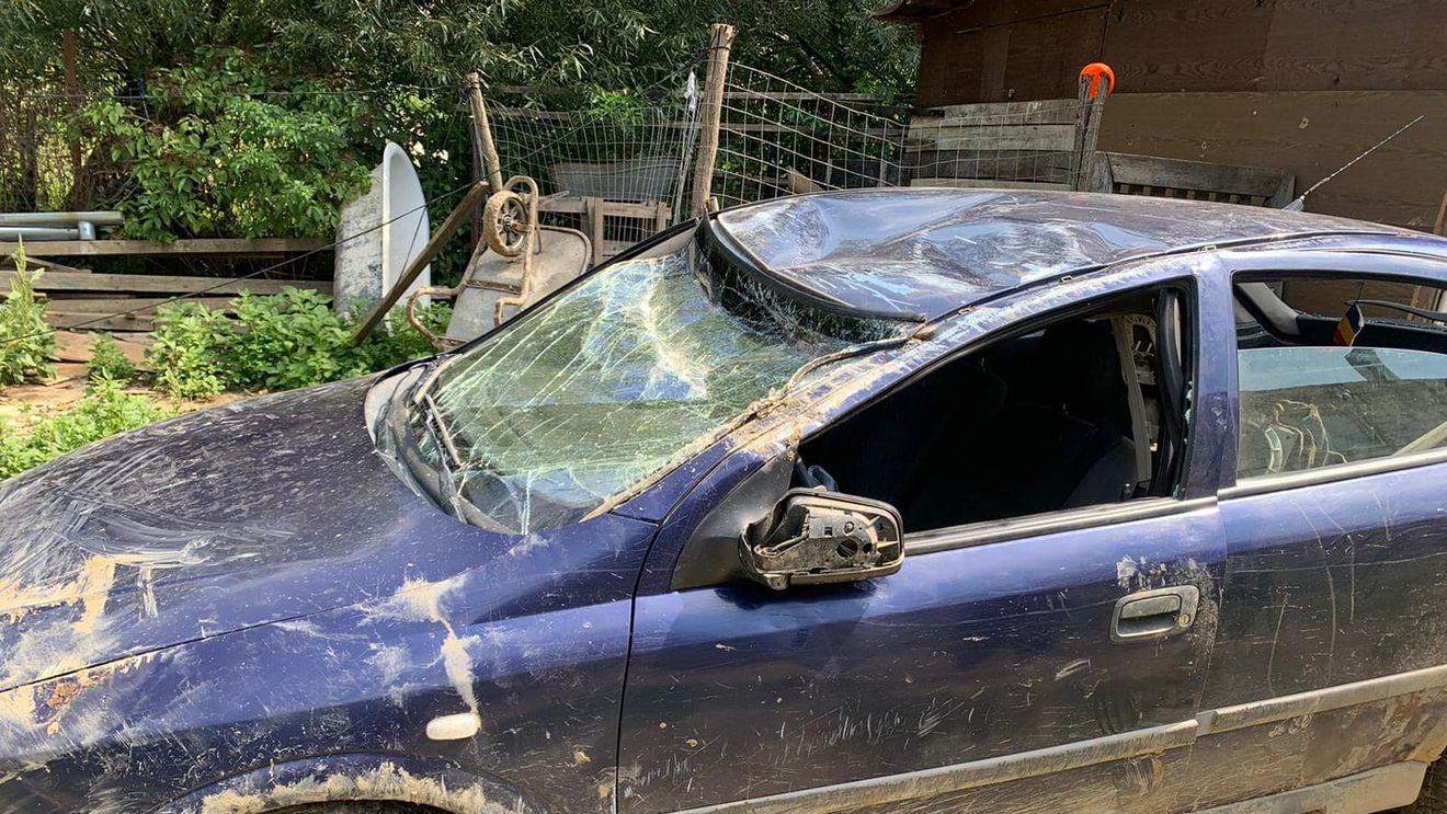 Reţeaua de tamponări regizate. Samsar de maşini din Bihor, suspectat că înșela firmele de asigurări auto