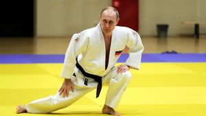 Federaţia Internaţională de Taewkondo i-a retras lui Vladimir Putin centura neagră onorifică 9 dani, acordată în 2013