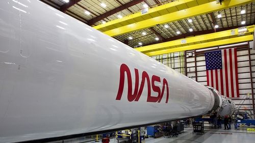 Şeful programului NASA pentru misiuni cu echipaj uman a demisionat înaintea unei lansări de pe sol american