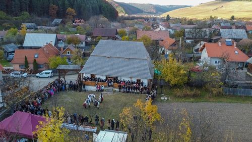 A fost inaugurat Conacul Adorján din Armăşeni, renovat cu sprijinul statului ungar / Este unul dintre cele mai frumoase monumente de arhitectură secuiască din zona Ciucului