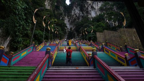 Autorităţile din Malaysia trebuie să restituie ceasuri Swatch în culorile LGBT+ confiscate anul trecut