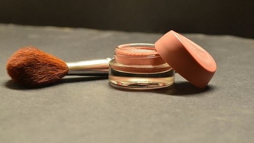 Chanel, Revlon şi L’Oreal elimină talcul din unele produse, din cauza controverselor legate de riscul de cancer