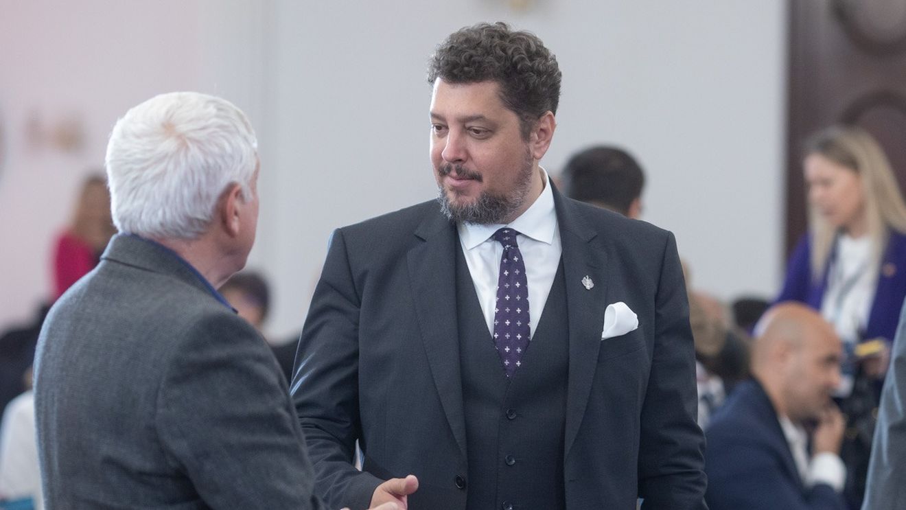 Claudiu Târziu, fost număr doi în partidul extremist AUR, anunță lansarea partidului Acțiunea Conservatoare (ACT), sâmbătă, la Palatul Parlamentului
