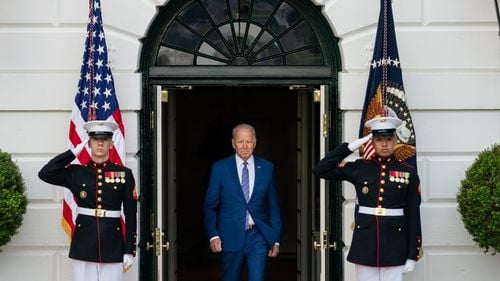 Joe Biden îl numește în premieră pe Vladimir Putin „criminal de război”