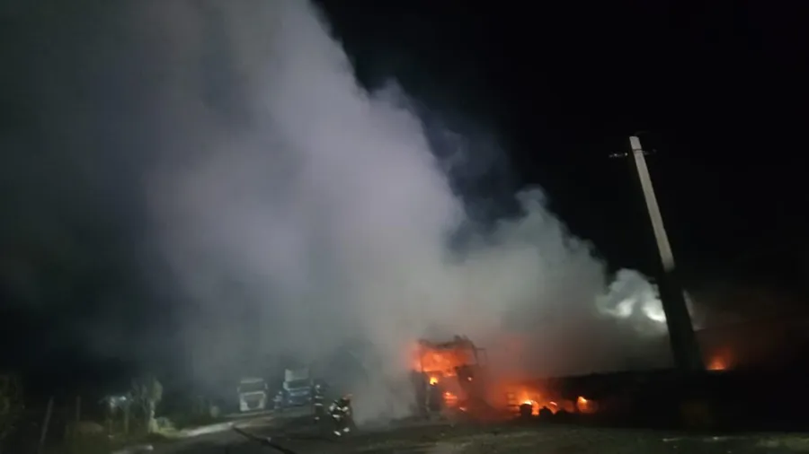 incendiu tiruri 2 mai