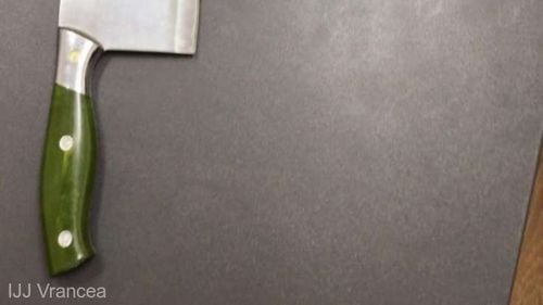 Focşani: Un bărbat a amenințat trecătorii de pe o stradă cu un satâr. El a fost prins de jandarmi