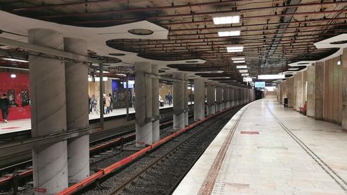 Grevă japoneză la metrou începând de luni / Sindicaliștii amenință cu greva generală pe 10 februarie