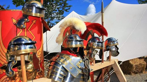 Exerciţii ale centurionilor şi ghidaje pe şantierul arheologic de la Castrul de la Călugăreni, Mureș / Se desfășoară a a X-a ediţie a Festivalului Roman