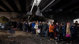 Ucraina anunţă redeschiderea coridoarelor umanitare pentru evacuarea civililor, în special către orașul asediat Mariupol / Vicepremier: „Nouă coridoare umanitare sunt prevăzute pentru astăzi”