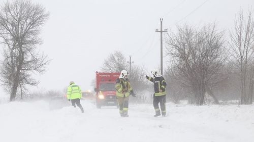 Trafic rutier întrerupt pe DN1A, la Babarunca, din cauza zăpezii