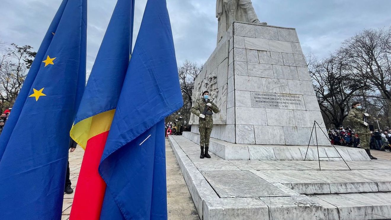 Dispută pe marginea Monumentului ostașului sovietic din centrul Timișoarei: prefectul îi cere primarului să-l scoată din Parcul Scudier / Primarul vrea dezbateri pe subiect pentru a vedea ”ce am putea pune în loc”