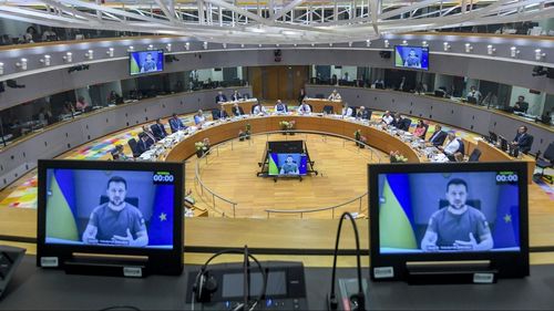 Breaking: EU state leaders approve start of accession negotiations with Ukraine and Moldova / President of the European Council: 'A clear signal of hope for their peoples and our continent'