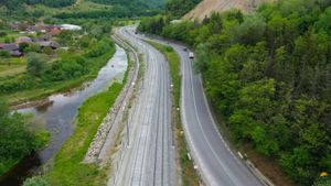 Trenuri de lucru circulă deja pe tronsonul de 67 de kilometri Cluj–Poieni, cea mai avansată secțiune a noii căi ferate Cluj-Oradea