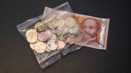 Croația, ultimele pregătiri pentru Euro / De la 1 ianuarie 2023, Croația trece la euro și e la un pas de Schengen / Banca Centrală a pus în vânzare un kit cu toate cele 8 tipuri de eurocenți și monede în euro, în valoare de 100 de kuna, actuala monedă a țării     