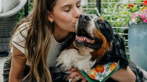 Pericolele culturii ‘‘fur baby‘‘: Când grijile noastre pentru animalele de companie devin stresante pentru ele