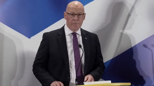 A delapidat fondurile Partidului Național Scoțian / Care sunt cele mai extravagante 9 cadouri pe care și le-a cumpărat din banii partidului