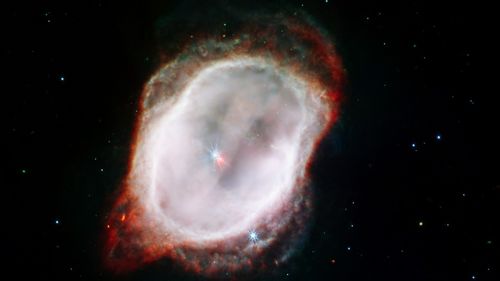 Telescopul James Webb a dezlegat misterul unei nebuloase care înconjoară o stea muribundă