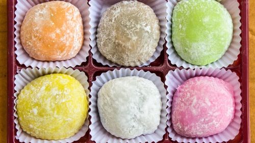 VIDEO | Ce este mochi, desertul japonez înghețat/ Prepară „mochi” cu aroma dorită în doar câteva minute, folosind doar două ingrediente