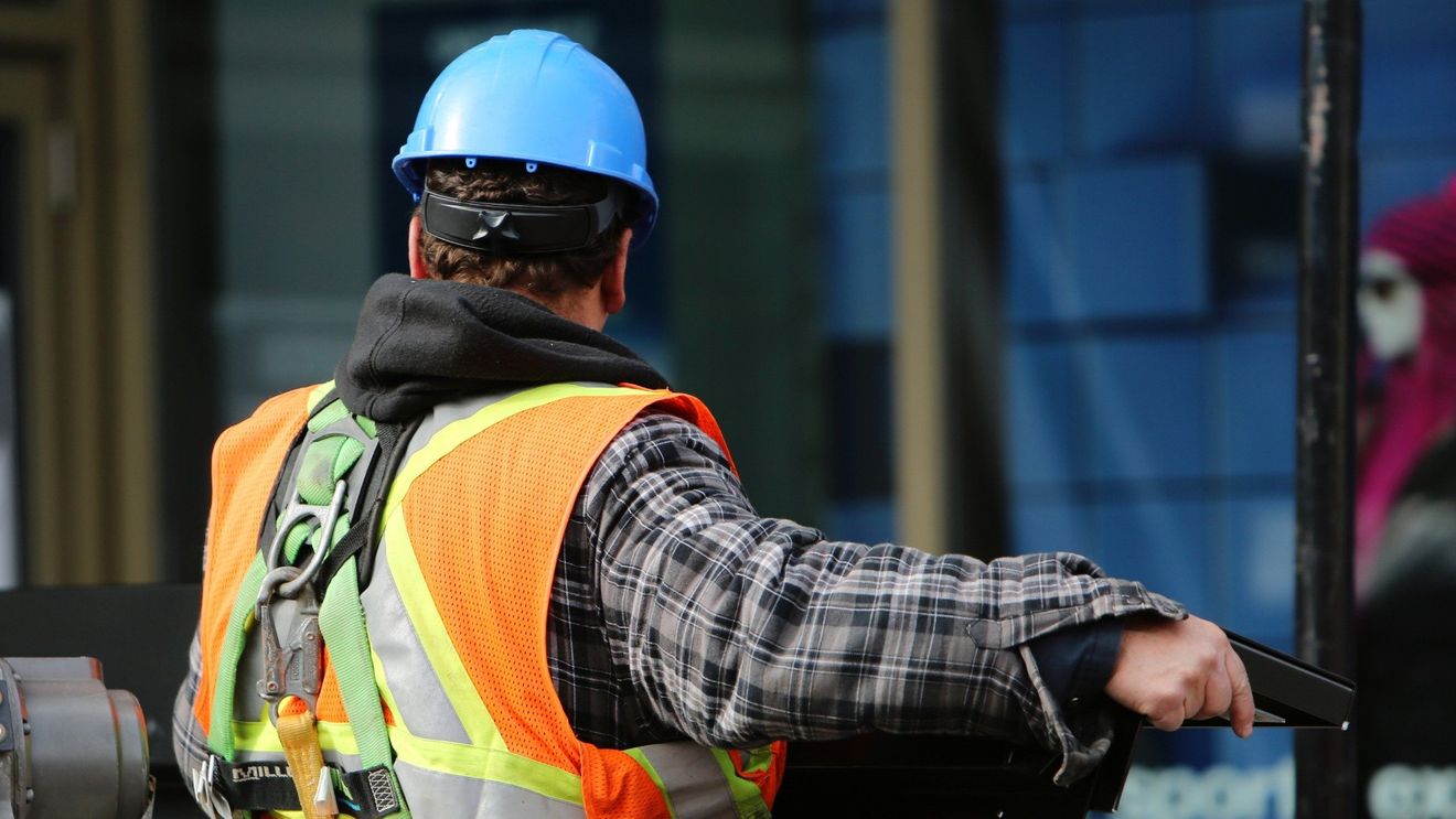 INS: Managerii estimează o creștere a prețurilor în toate domeniile de activitate ale economiei, în următoarele luni  / Scădere ”moderată” a numărului de angajați