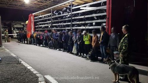 Trump intenționează să amendeze migranții cu 998 de dolari pe zi pentru că nu pleacă după ordinul de deportare