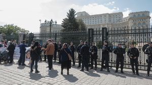 Doi deputați PSD cer sancționarea susținătorilor AUR care au făcut scandal în Parlament