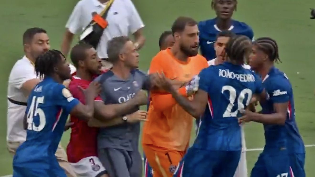 VIDEO Scandal mare după Chelsea vs PSG: Luis Enrique riscă o suspendare drastică după ce i-a pus mâna în gât unui jucător advers
