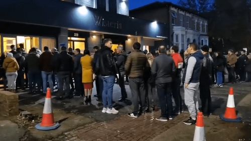 VIDEO Coadă la o secție de votare din Londra, orașul cu cei mai mulți români care au votat în diaspora