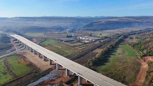 Autostrada Transilvania : CNAIR amână pentru 31 mai desemnarea câștigătorului pentru „lotul Meseș", contract de 8 miliarde lei/10 Mai, termen la CAB pentru contestația WeBuild