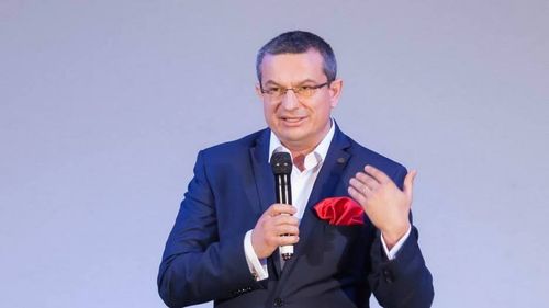 Interzicerea opționalelor plătite la grădiniță intră în atenția Consiliului pentru Combaterea Discriminării. Asztalos: Ministerul să asigure un cadru prin care să permită și alte servicii educaționale, peste standardul minim pe care îl oferă statul