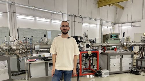 VIDEO Lumea fascinantă a acceleratoarelor de particule de pe Platforma Măgurele, explicată de tânărul fizician de 25 de ani Andrei Hotnog