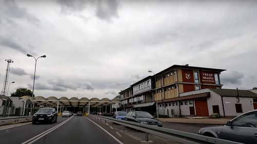 Controalele introduse de Polonia la graniţa cu Germania vor rămâne iniţial în vigoare timp de patru săptămâni