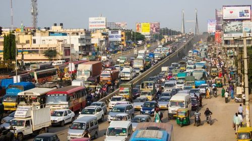 VIDEO Metoda inedită prin care poliția din Mumbai încearcă să reducă poluarea fonică generată de claxonatul excesiv