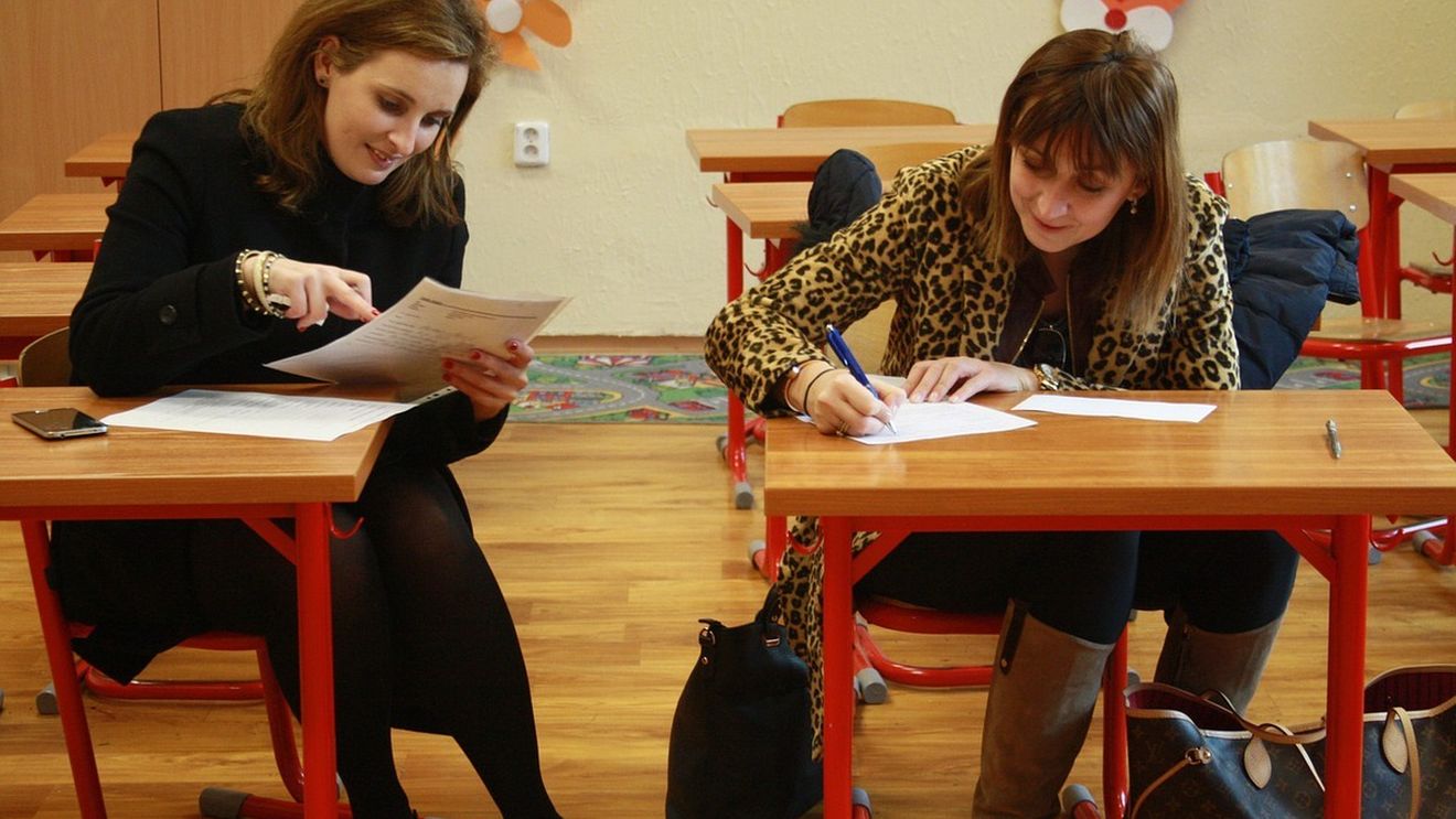 Peste 8.500 de candidaţi, aşteptaţi la proba scrisă a examenului de definitivat în învăţământ