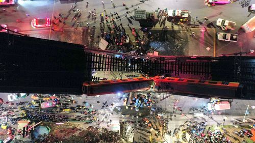 VIDEO Cel puţin 15 morţi şi zeci de răniţi într-un accident la metroul suspendat din Ciudad de México