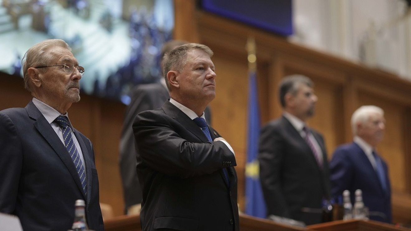 VIDEO Şedinţa solemnă a Parlamentului la 30 de ani de la Revoluţie. Iohannis: Statul român a întârziat nepermis de mult aflarea adevărului, iar aceasta este o piatră de încercare pentru justiție. Vinovații trebuie pedepsiți
