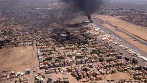 Iadul din Sudan: UE încearcă să evacueze 1.500 de cetăţeni europeni din Khartoum, Pentagonul vrea să evacueze Ambasada SUA, dar cum? Spaţiul aerian al Sudanului este închis, aeroportul bombardat / Angajaţi ai ONU au fost ucişi