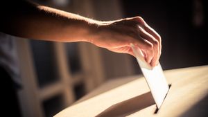 Precizările BEC, despre alegeri: La alegerile locale, alegătorul poate vota doar în comuna, oraşul, municipiul sau sectorul unde are domiciliul / Cine poate vota cu urna mobilă la alegerile locale şi europarlamentare 2024