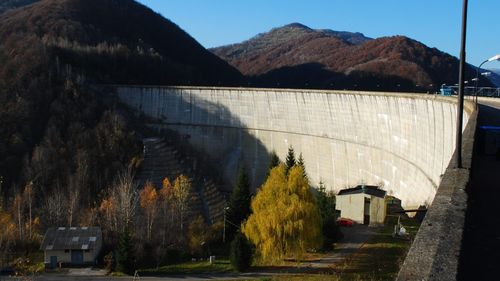 Analiza unui dezastru anunțat. Care sunt greșelile umane care au lăsat Prahova fără apă și România fără energie - Asociația Energia Inteligentă