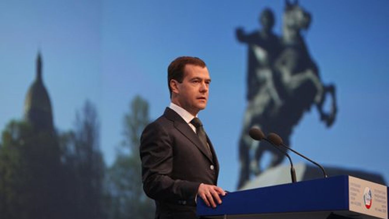 Medvedev amenință că Rusia va denunța acordul privind transportul cerealelor prin Marea Neagră / Declarația vine ca un răspuns la o propunere a țărilor G7 de a interzice exporturile către Rusia