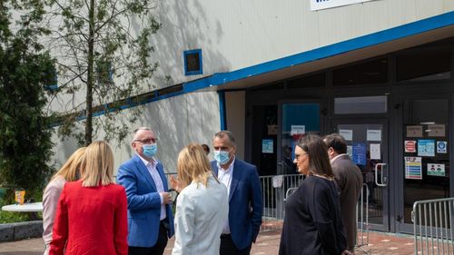 Rata de vaccinare din învățământ, „adusă” la 60% prin micșorarea numărului total de angajați. Plus cum „a reușit” Ministerul Educației să convingă să se vaccineze mai puțini angajați decât cei care s-au declarat dispuși