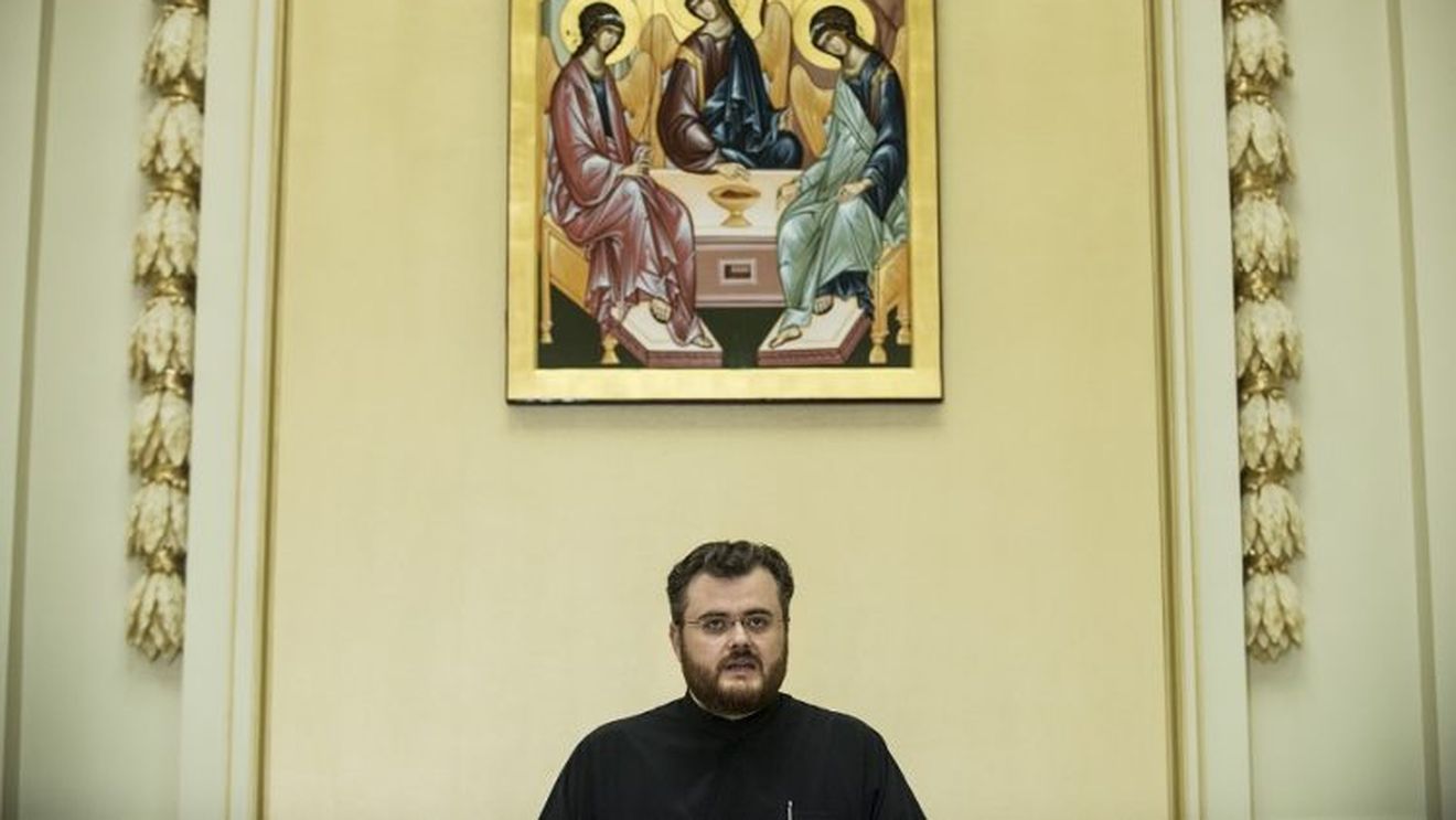Omul Bisericii Ortodoxe a ratat intrarea în Consiliul pentru Combaterea Discriminării, dar fostul șef PSD-ist al Agenției Nucleare a fost validat prin vot. Cine sunt cei șapte noi membri ai CNCD